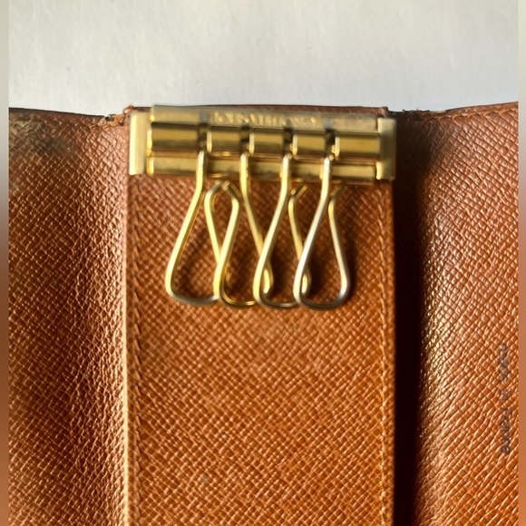 Louis VUITTON MONOGRAM KEY CASE/HOLDER - Picture 4 of 8